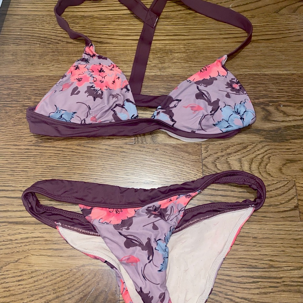 Bikini bundle ✨✨ 3 bikinis with small tops and medium bottoms